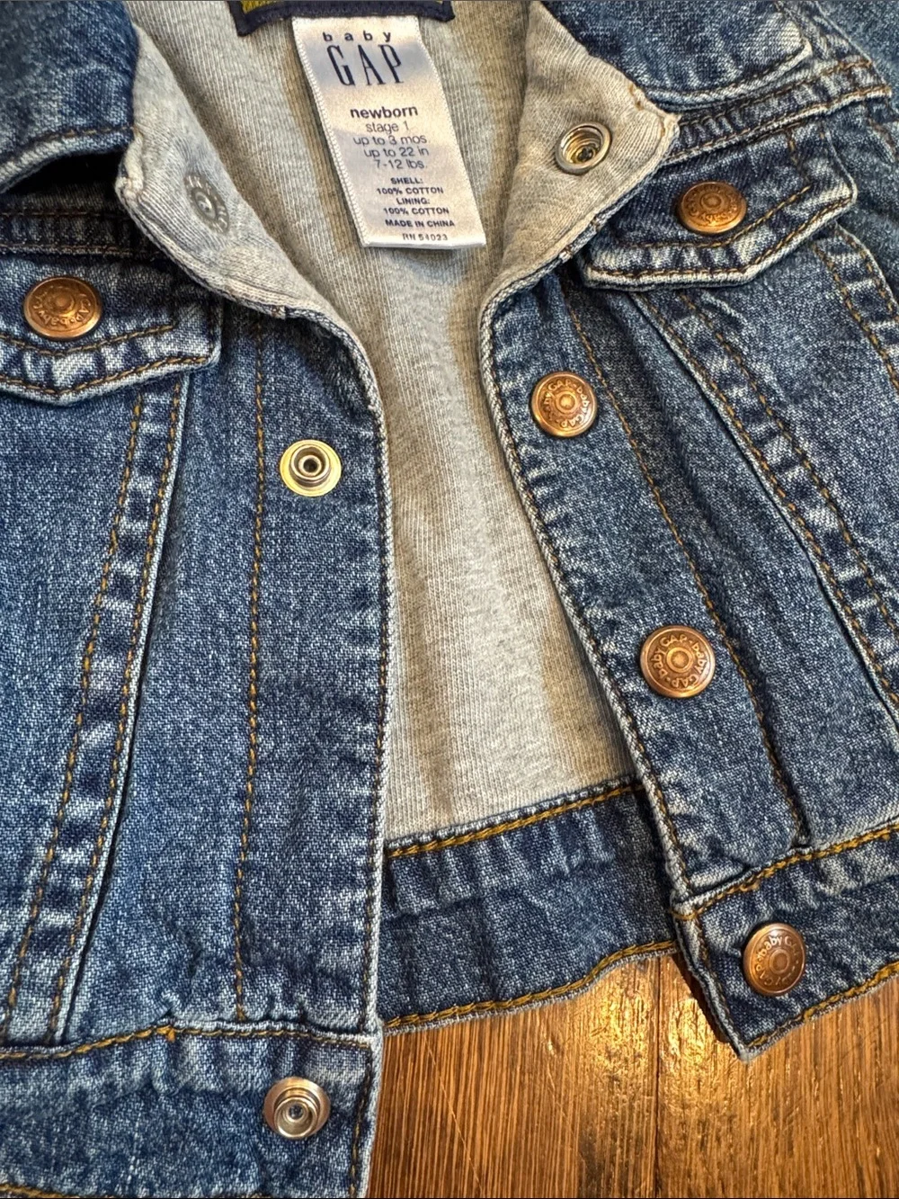 Baby GAP Medium Blue Denim Jacket with Grey Lined Collar size newborn stage 1